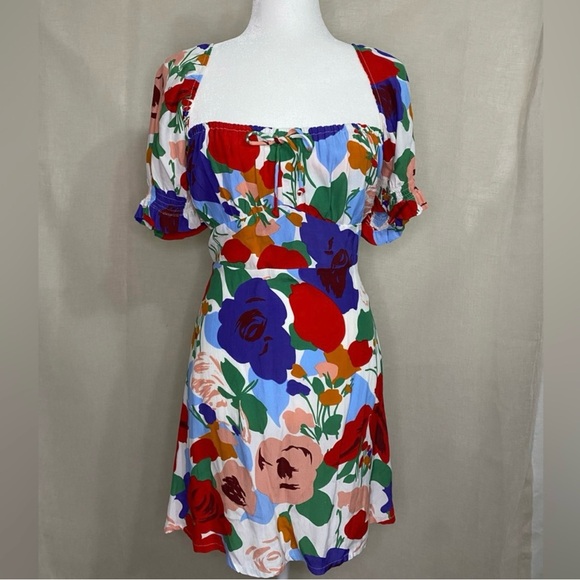 Floral mini dress from Faithfull the Brand. Great used condition - Picture 2 of 7